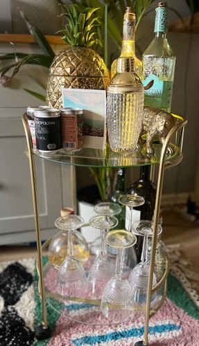 Gold vintage style drinks